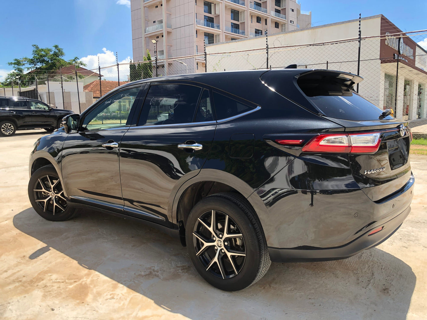 741. Toyota Harrier PREMIUM “Style NOIR” 2019