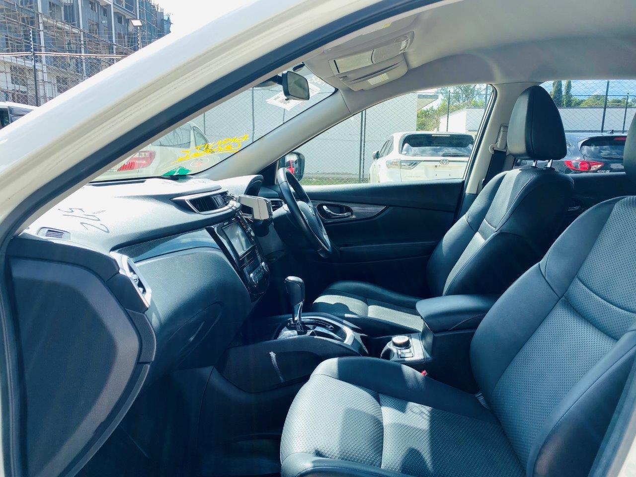 471. Nissan X-Trail 20X 2015