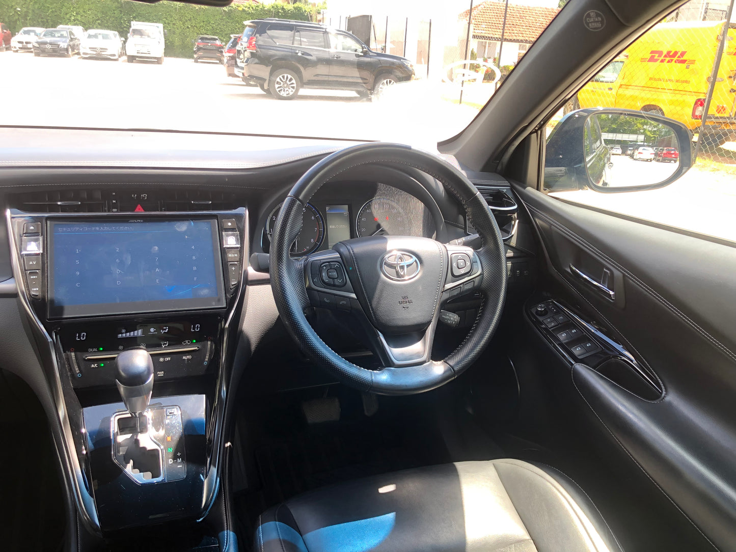 741. Toyota Harrier PREMIUM “Style NOIR” 2019