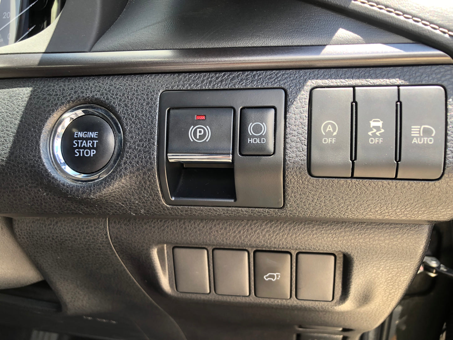 741. Toyota Harrier PREMIUM “Style NOIR” 2019