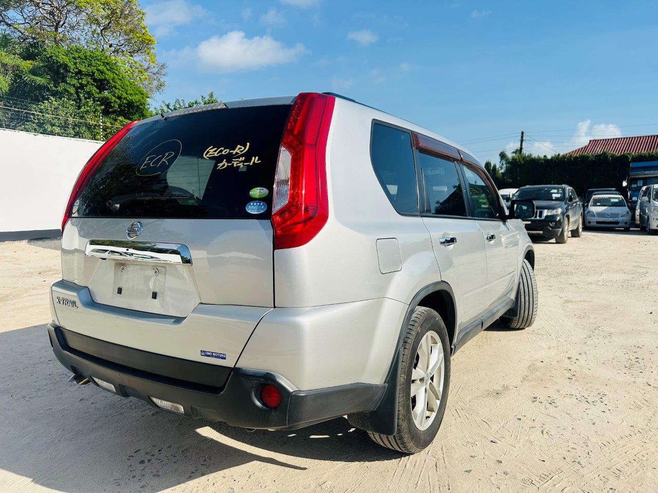 444. Nissan X-Trail 20X 2010