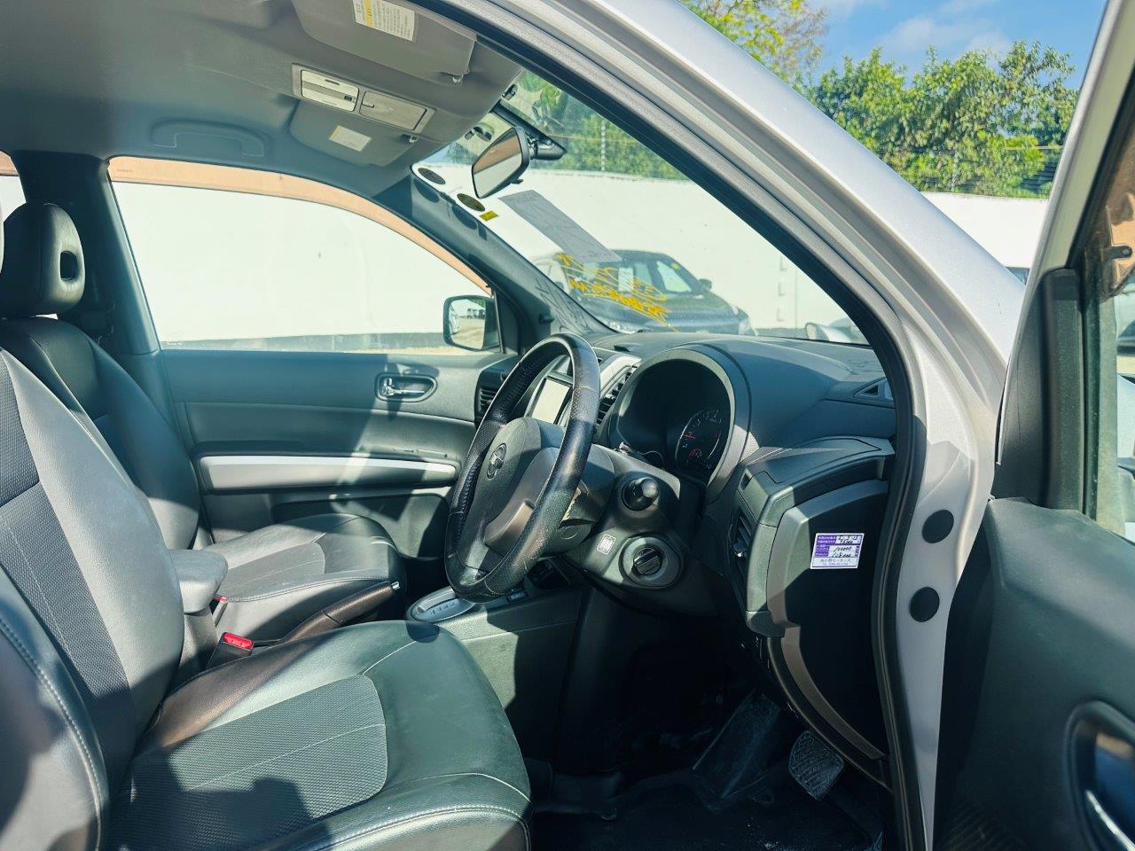 444. Nissan X-Trail 20X 2010