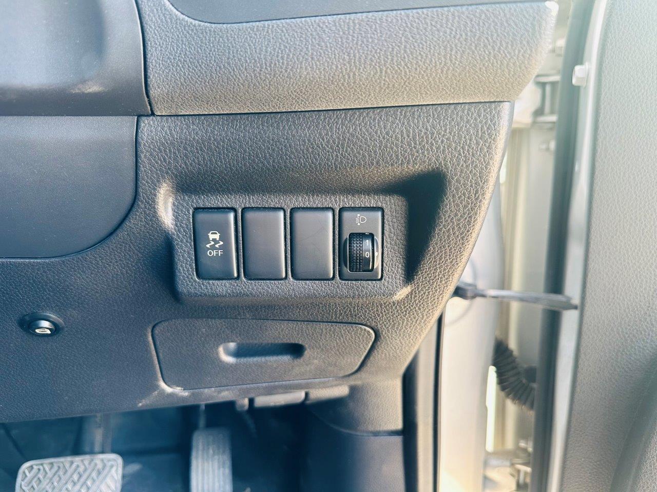 444. Nissan X-Trail 20X 2010