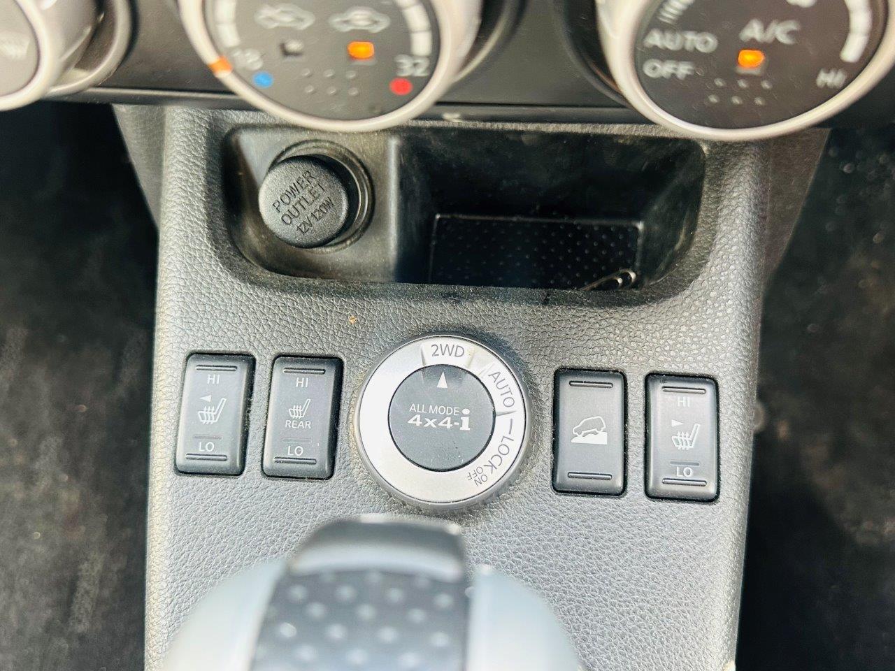 444. Nissan X-Trail 20X 2010