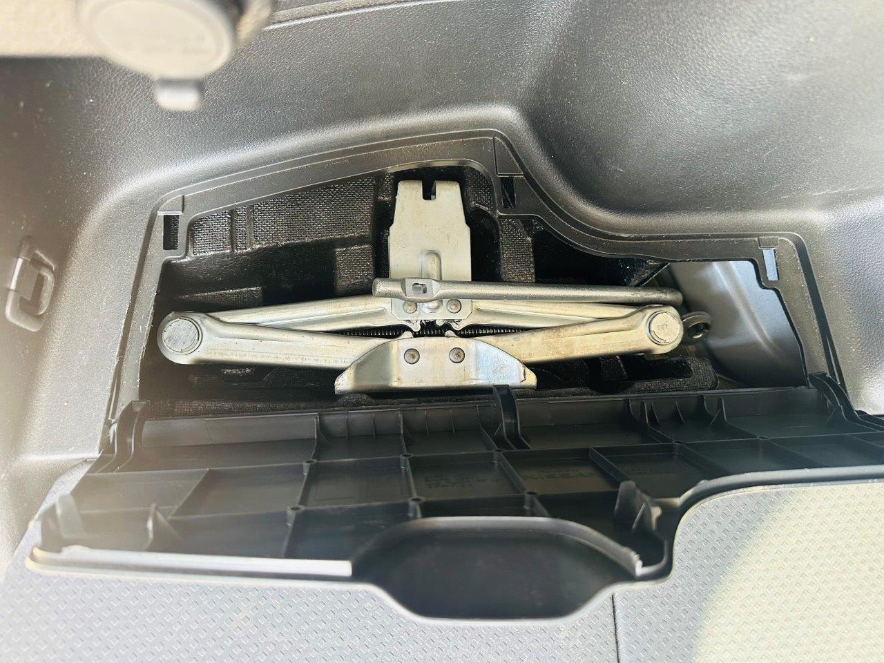 444. Nissan X-Trail 20X 2010