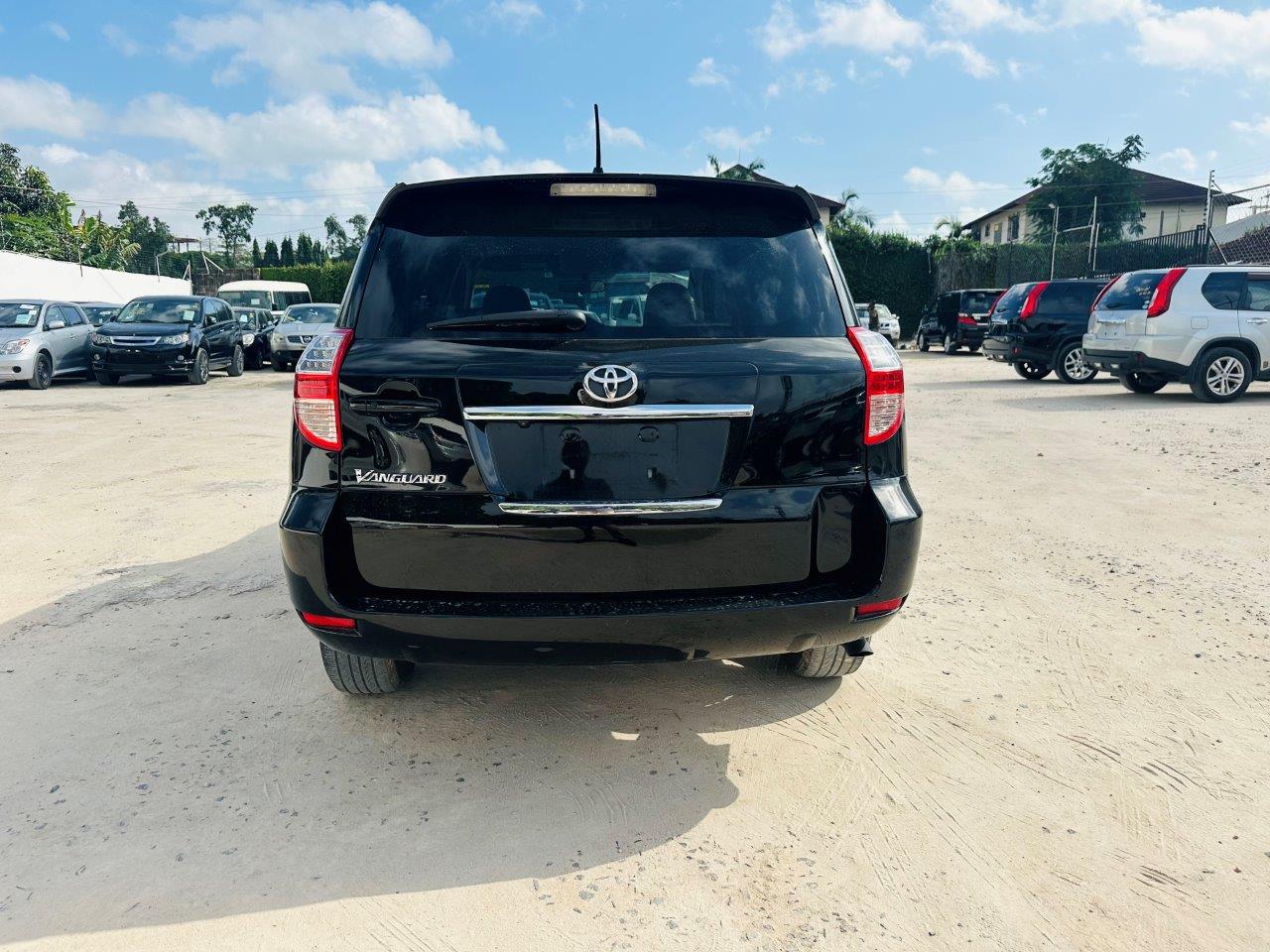 425. Toyota Vanguard 240S 2008