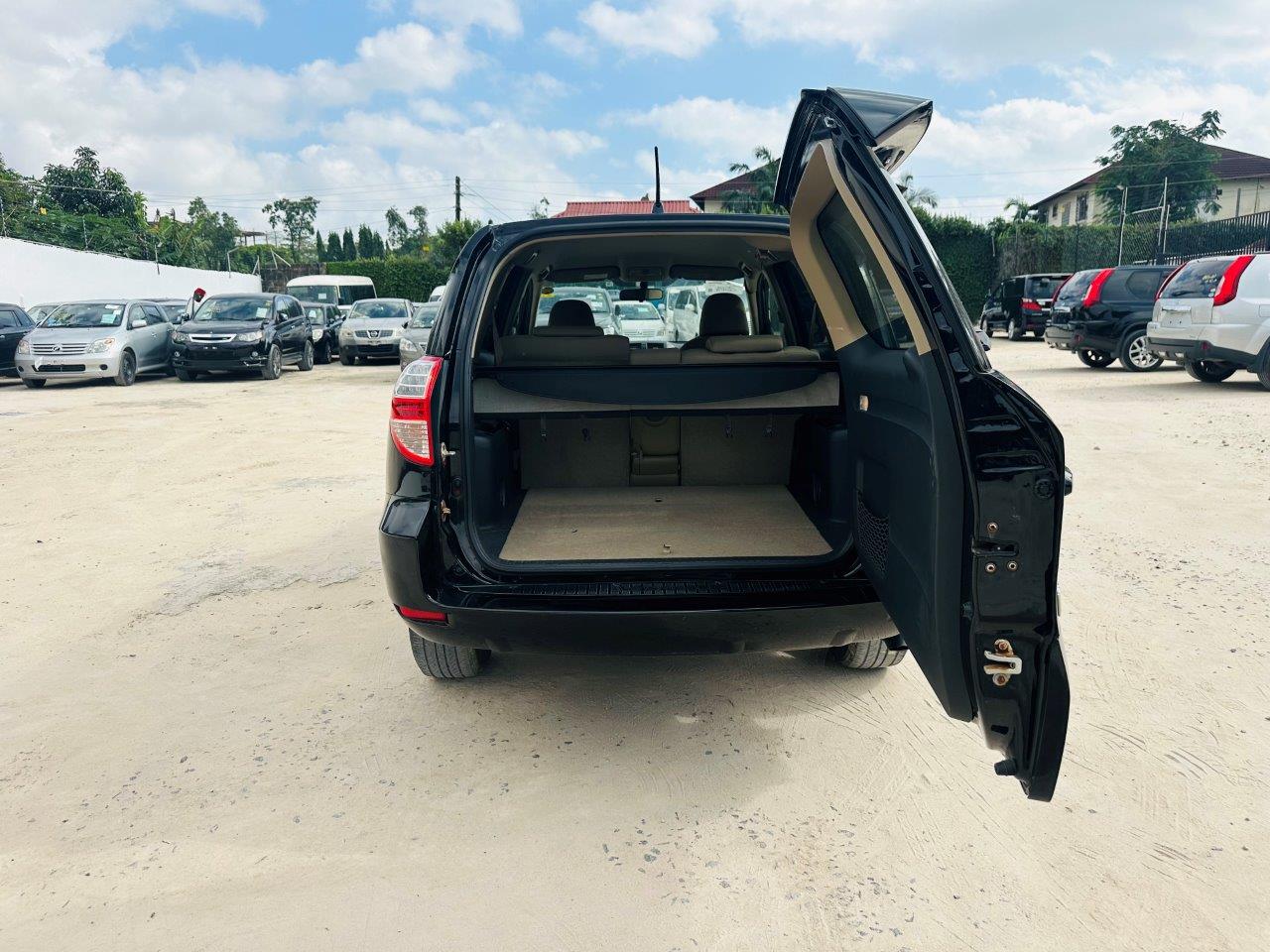425. Toyota Vanguard 240S 2008