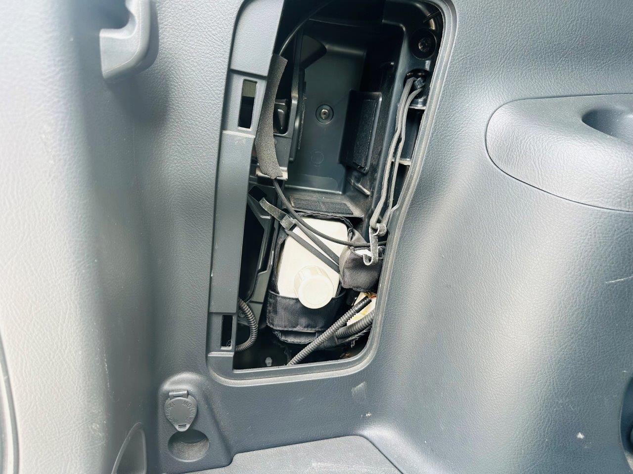 425. Toyota Vanguard 240S 2008