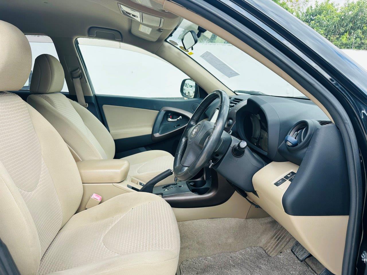 425. Toyota Vanguard 240S 2008