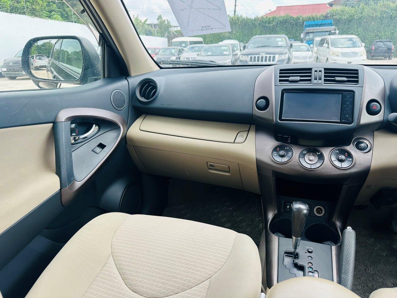 425. Toyota Vanguard 240S 2008