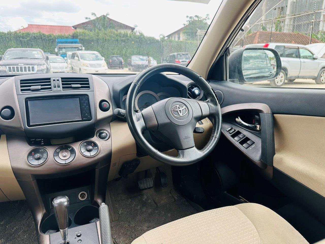 425. Toyota Vanguard 240S 2008
