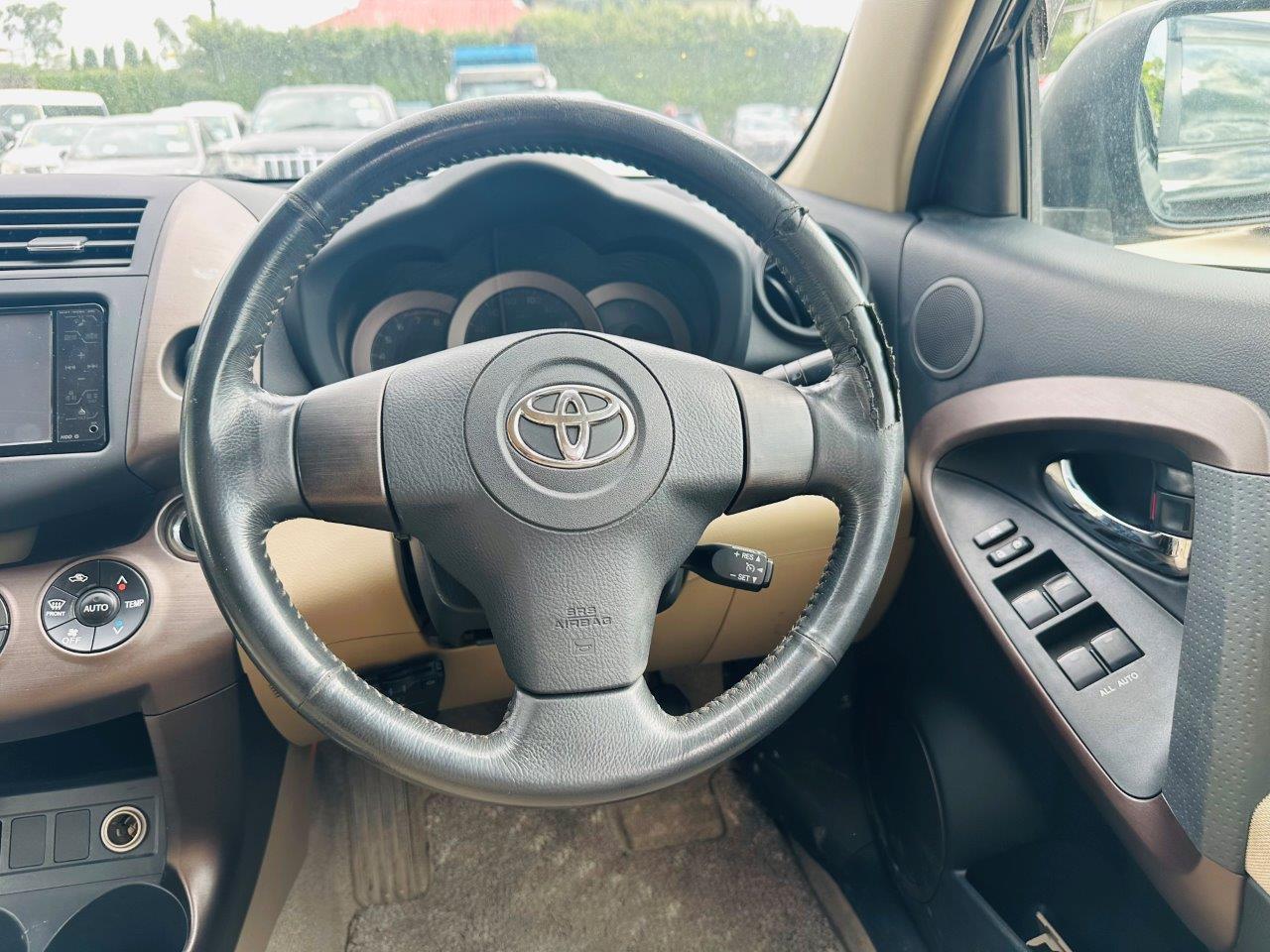 425. Toyota Vanguard 240S 2008