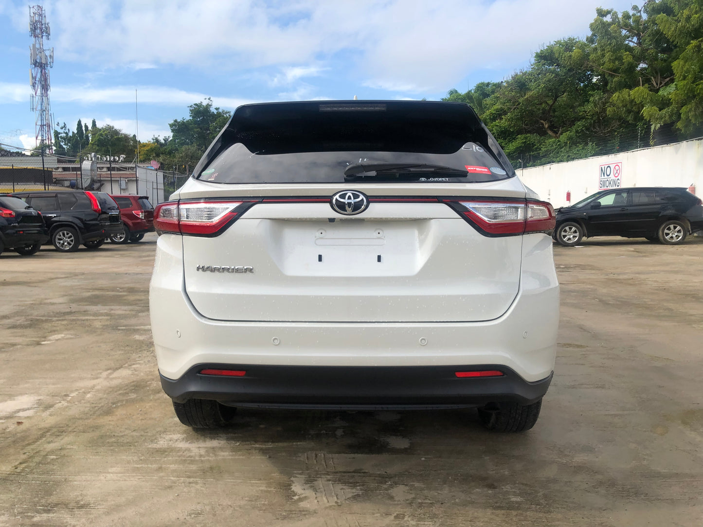 745 Toyota Harrier Premium Metal and Leather Package 2018