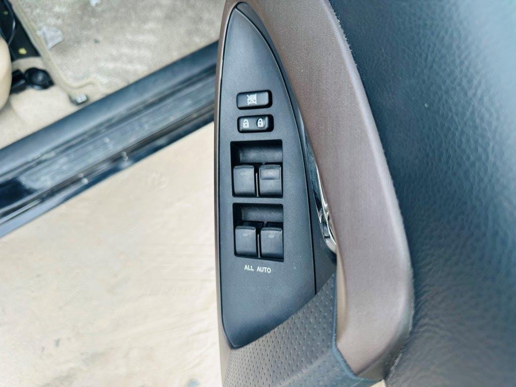 425. Toyota Vanguard 240S 2008