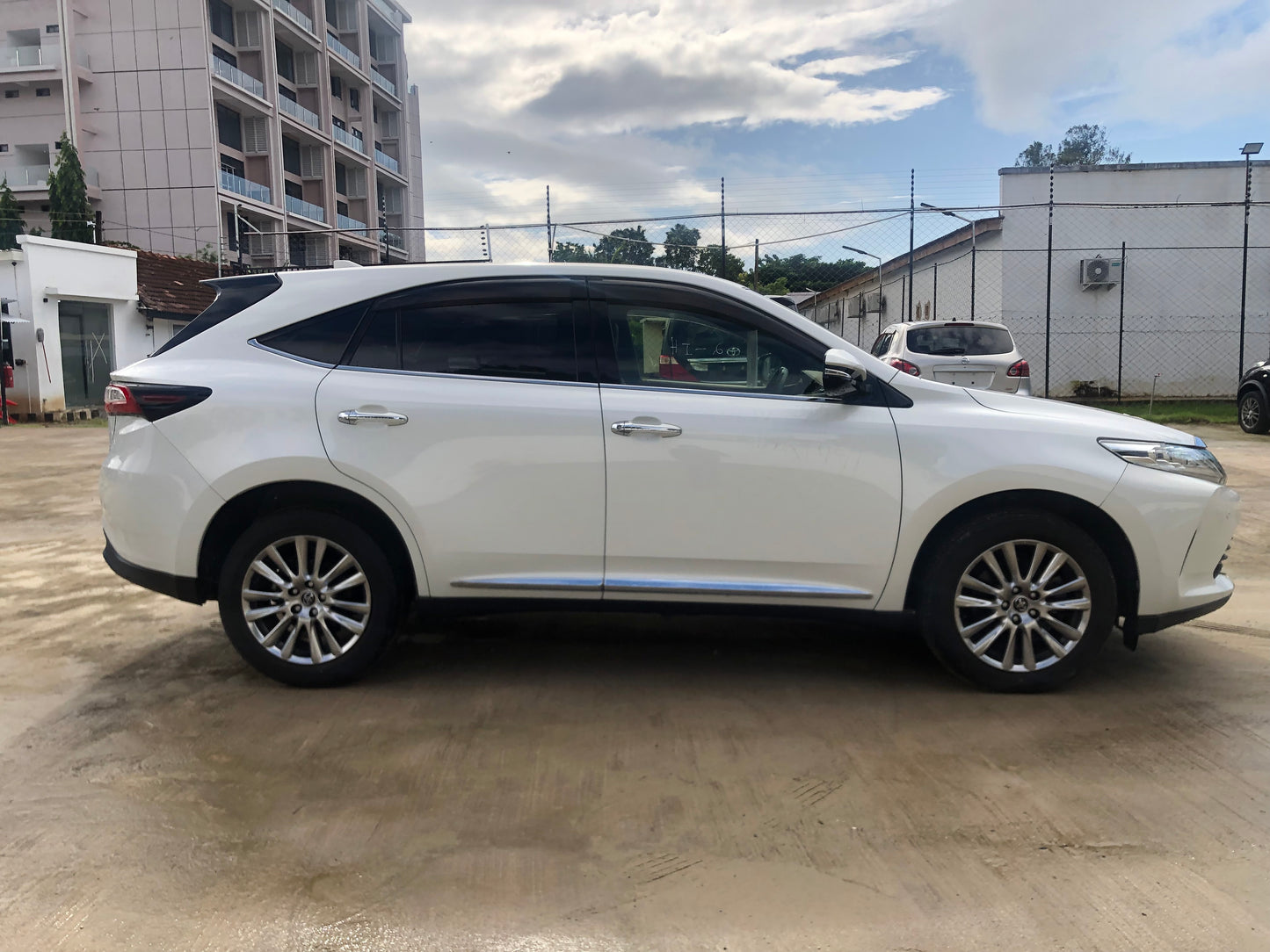 745 Toyota Harrier Premium Metal and Leather Package 2018
