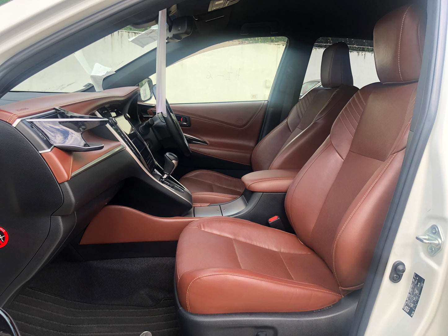 745 Toyota Harrier Premium Metal and Leather Package 2018