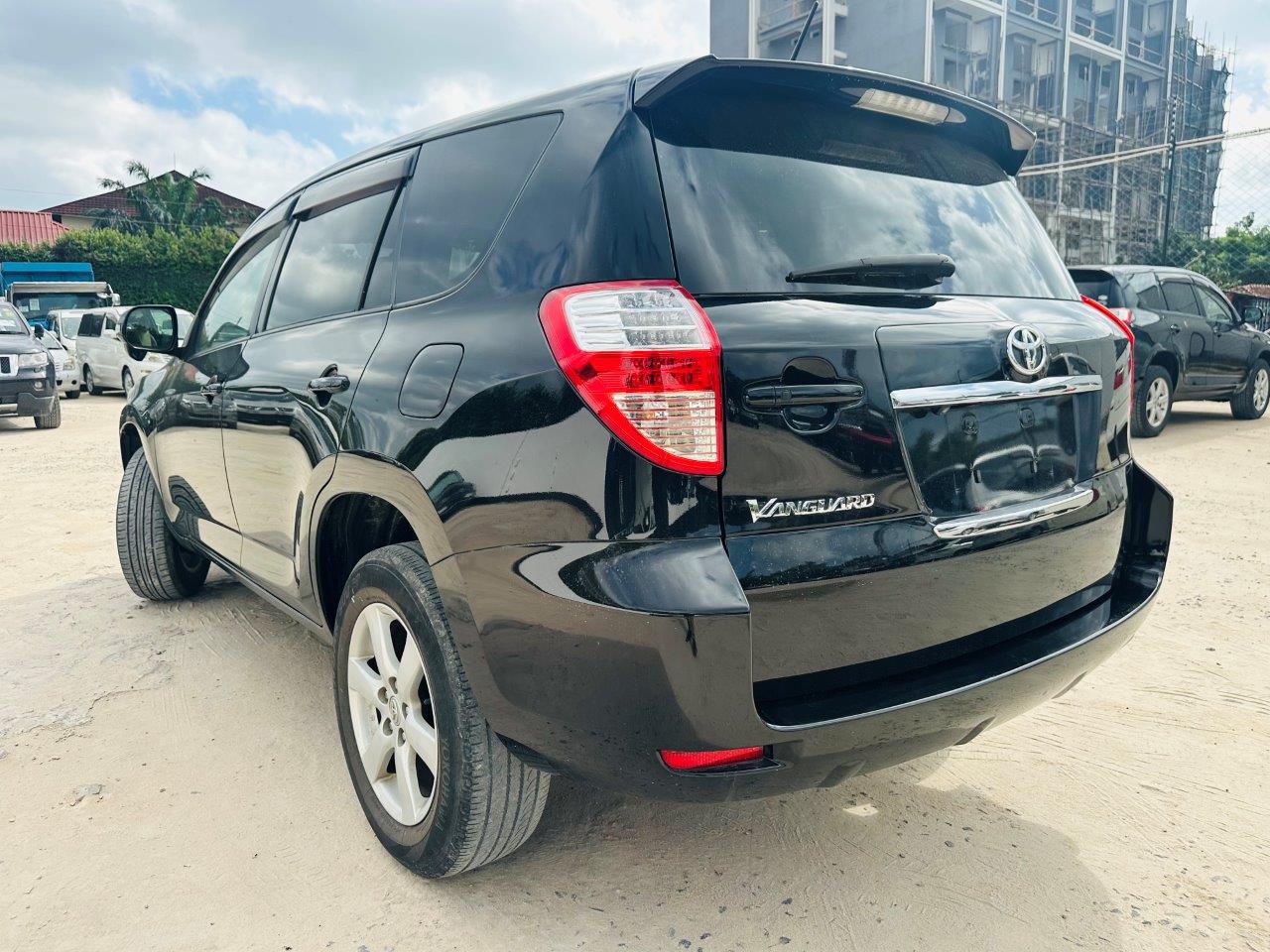 425. Toyota Vanguard 240S 2008
