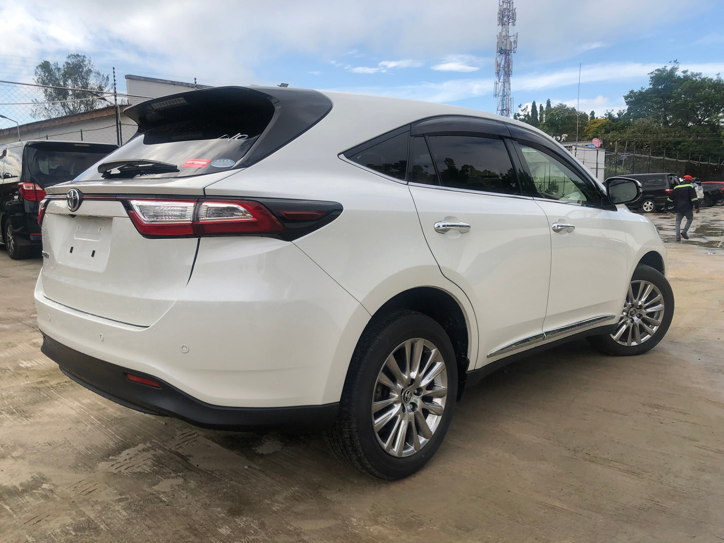 745 Toyota Harrier Premium Metal and Leather Package 2018