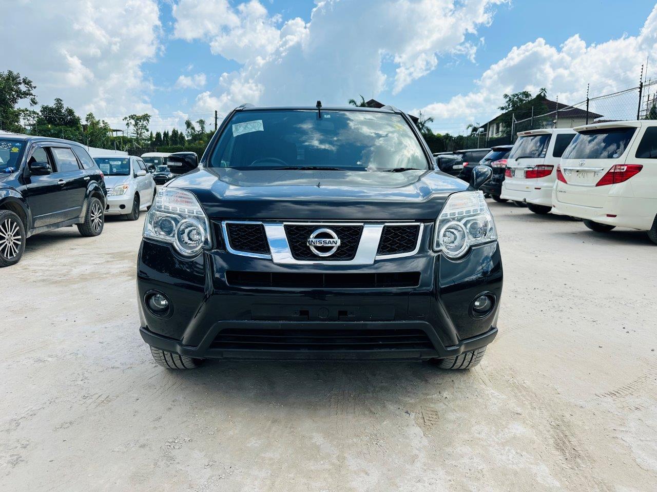 412. Nissan X-Trail X/GT 2013
