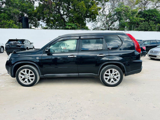 412. Nissan X-Trail X/GT 2013