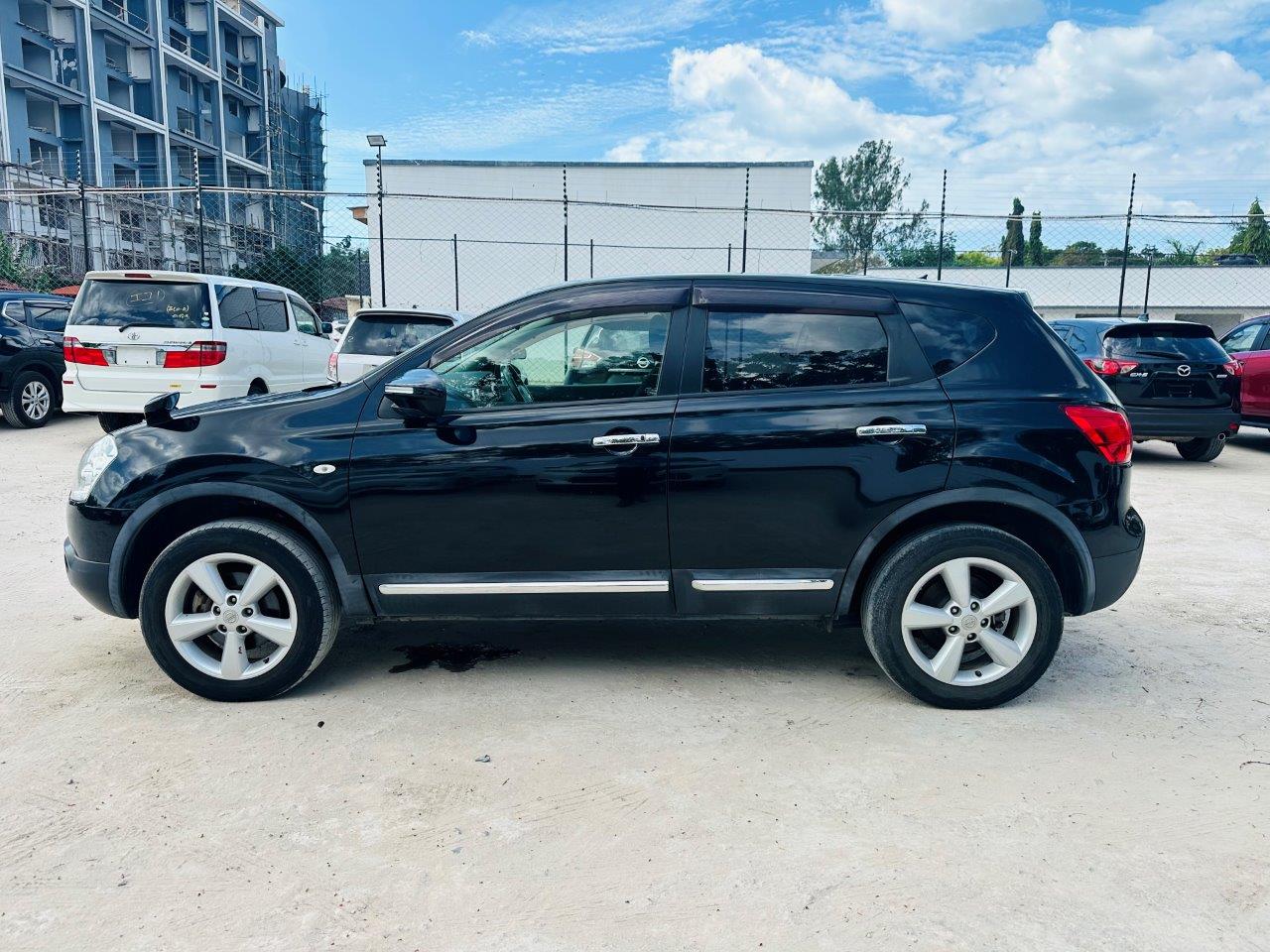 373. Nissan Dualis 20G/4/SV 2012