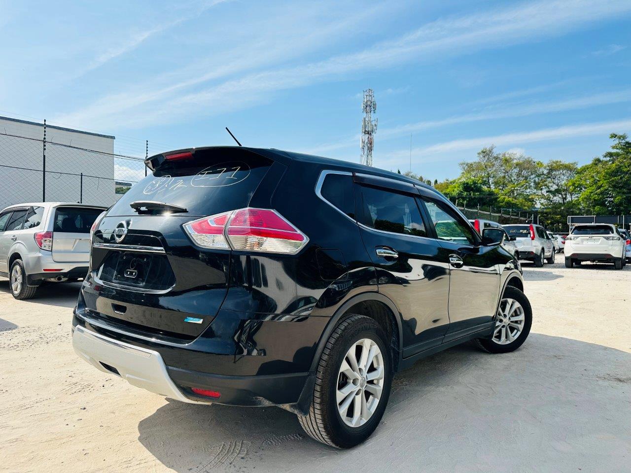 393. Nissan X-Trail 20X 2014