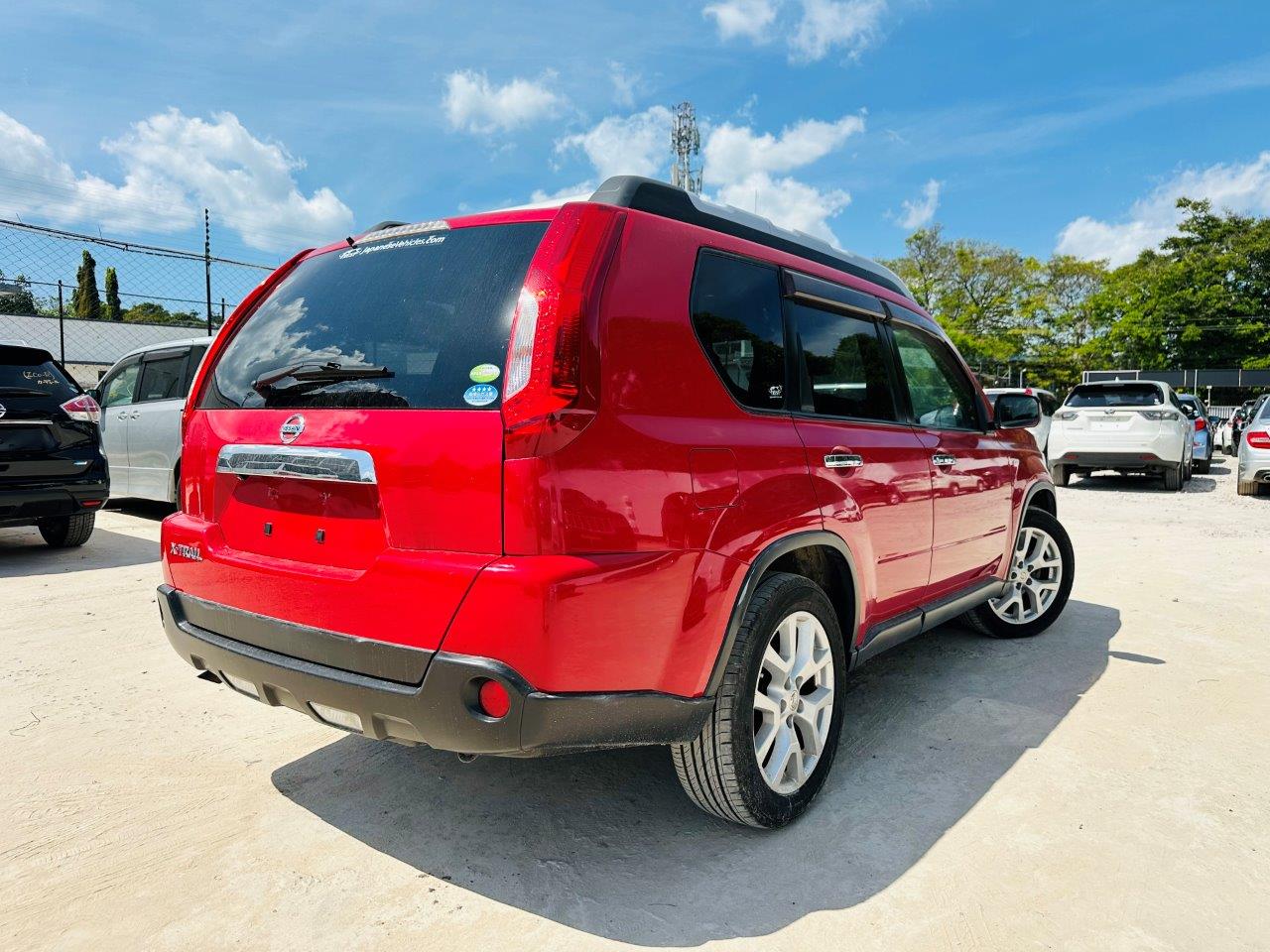 375. Nissan X-Trail X/GT 2012