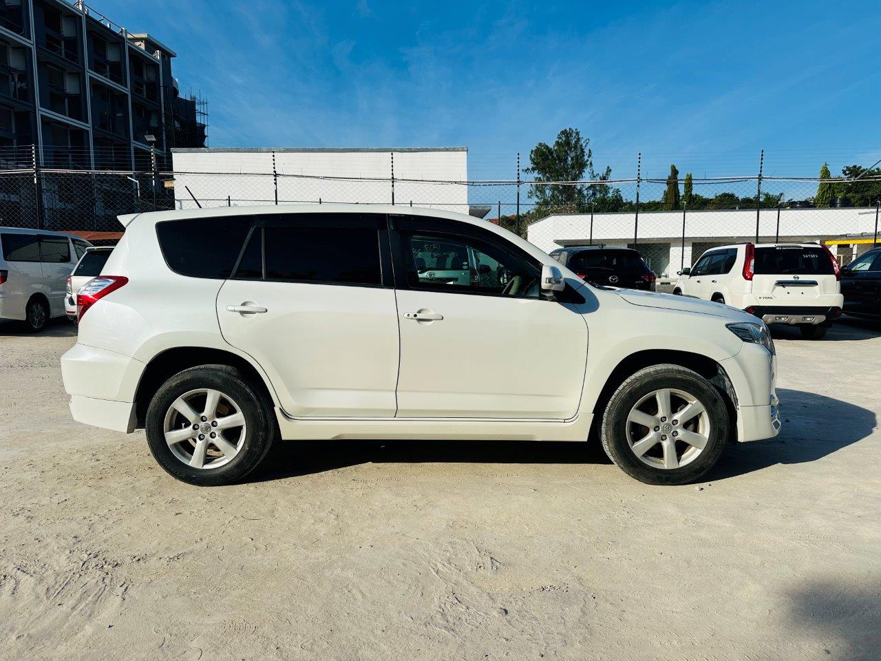 399. Toyota Vanguard 240S 2009