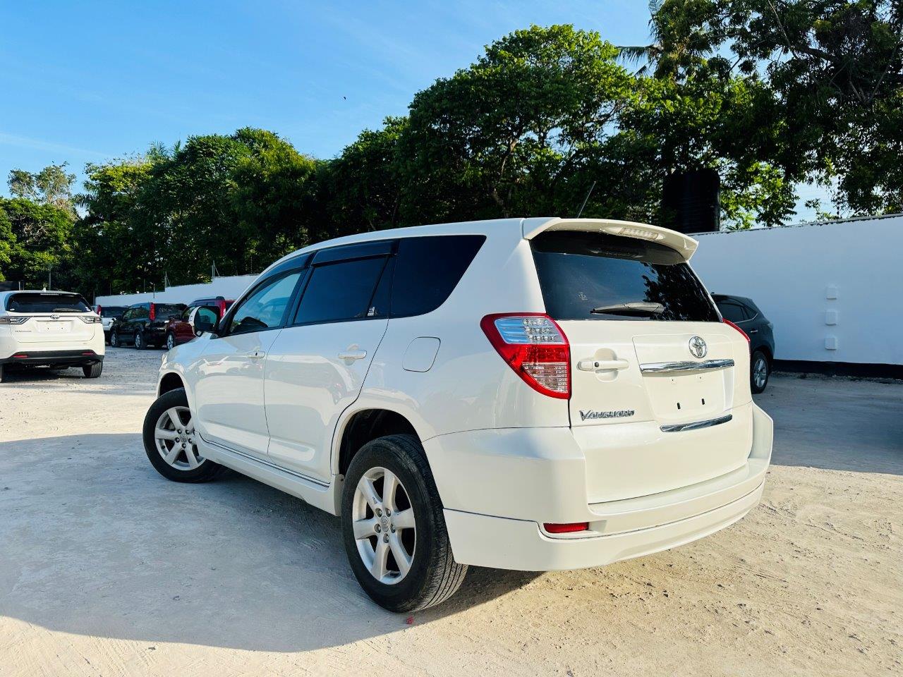399. Toyota Vanguard 240S 2009