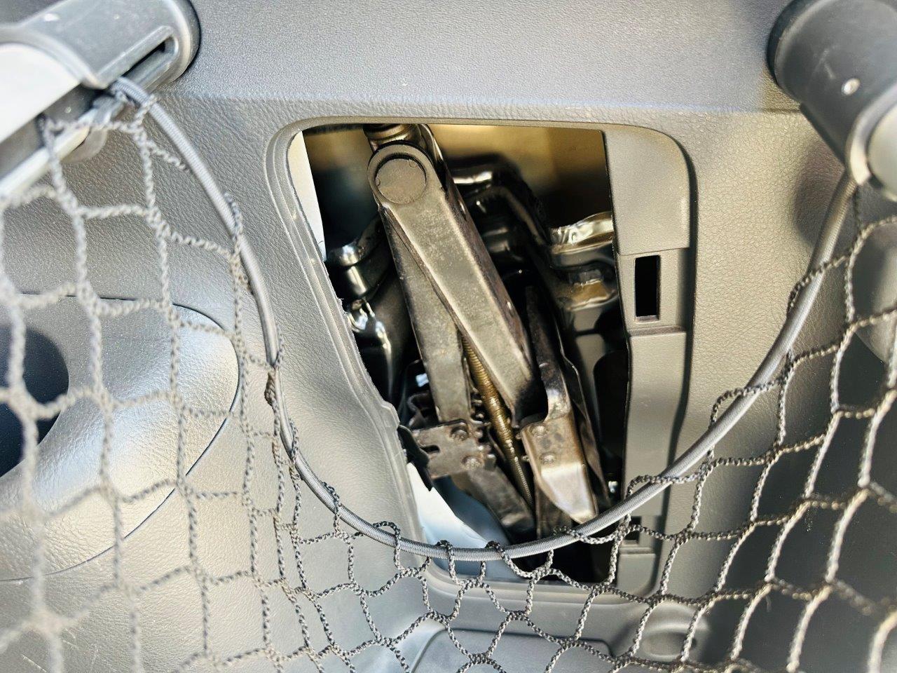 399. Toyota Vanguard 240S 2009