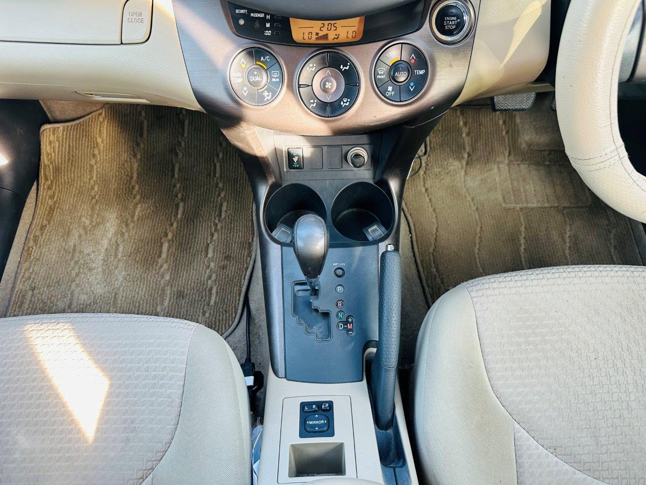 399. Toyota Vanguard 240S 2009