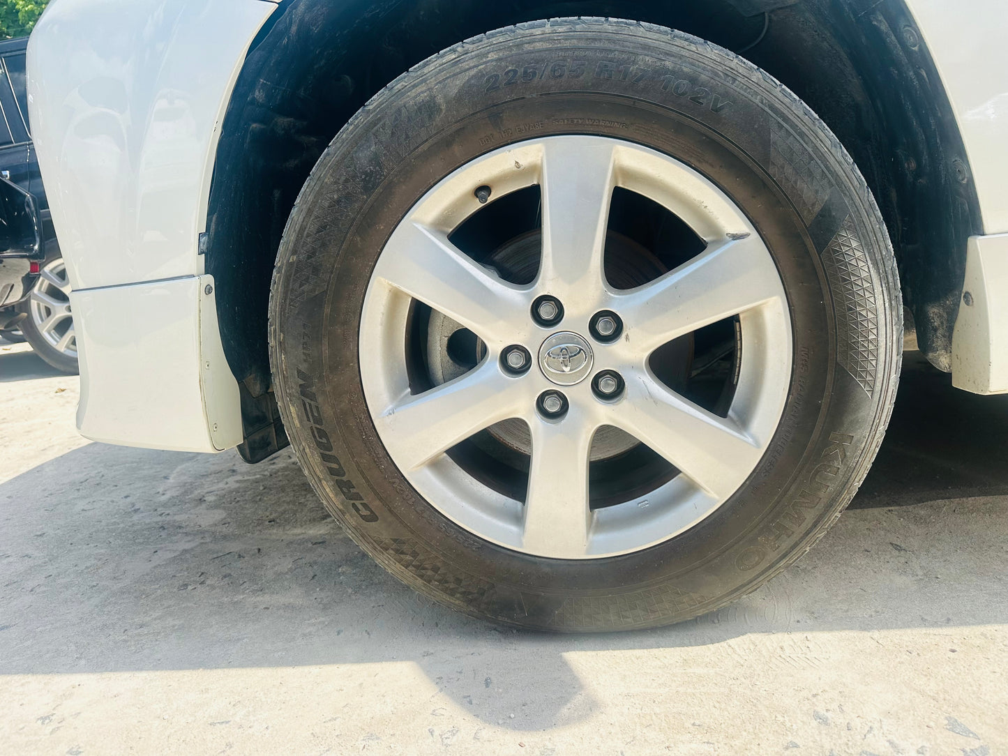 399. Toyota Vanguard 240S 2009