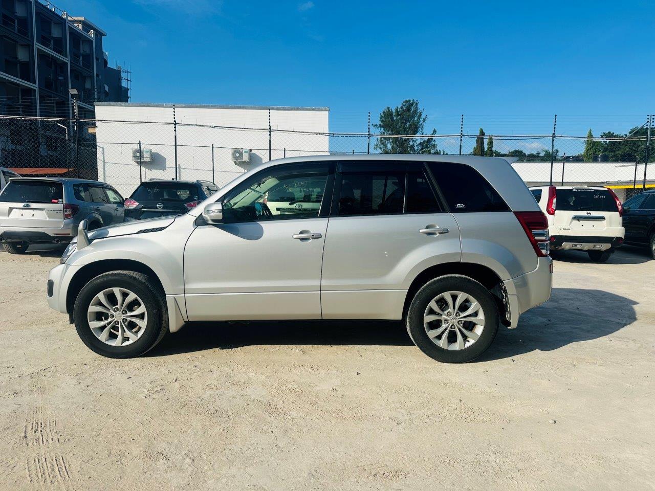 457 Suzuki Escudo 2013