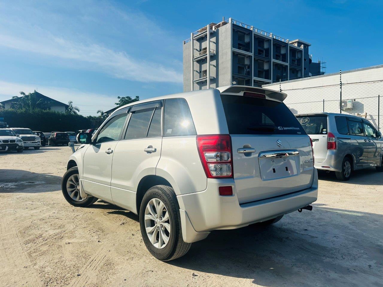 457 Suzuki Escudo 2013