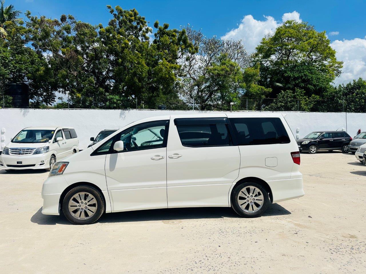 419. Toyota Alphard G/V 2005