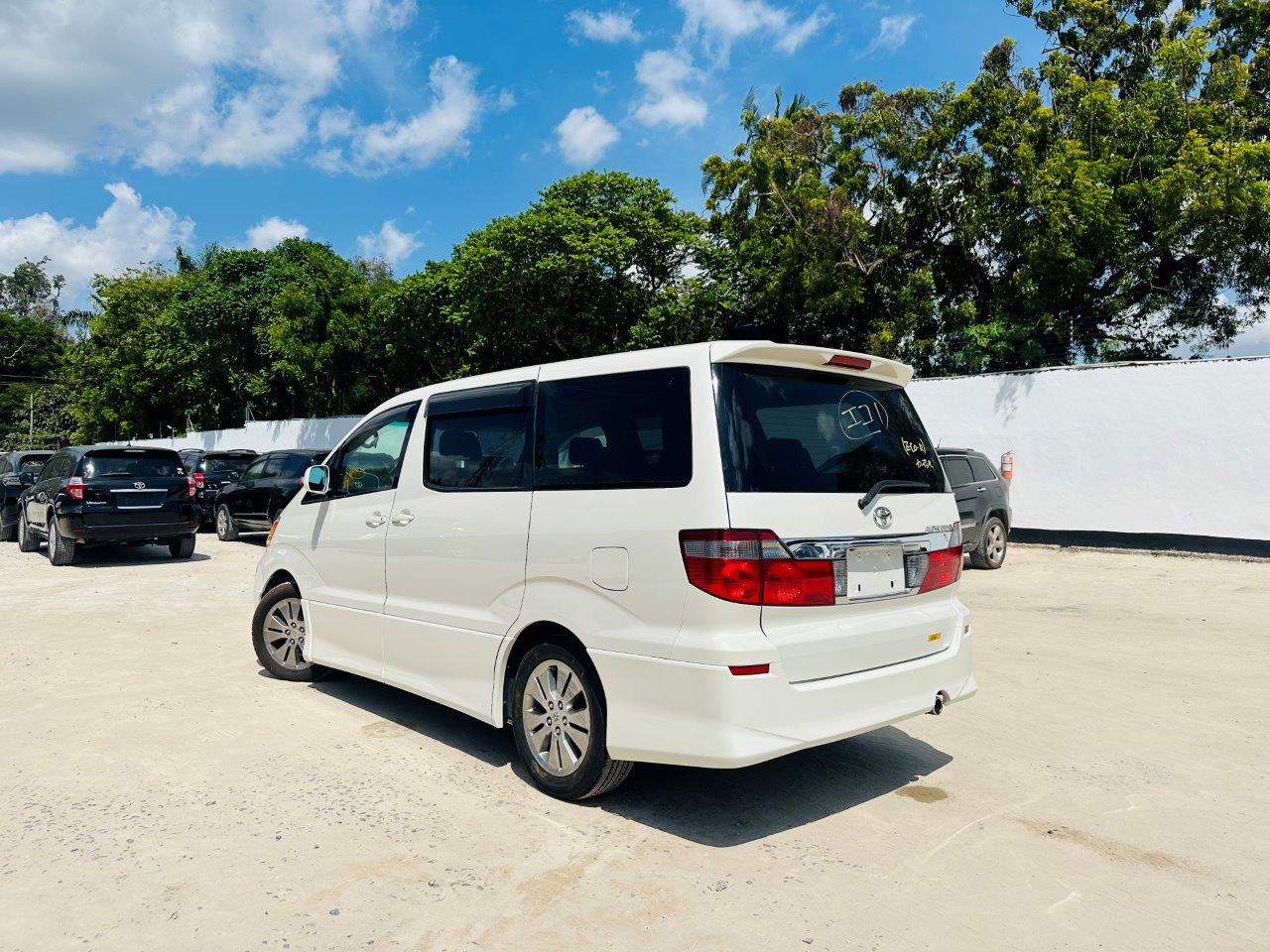419. Toyota Alphard G/V 2005