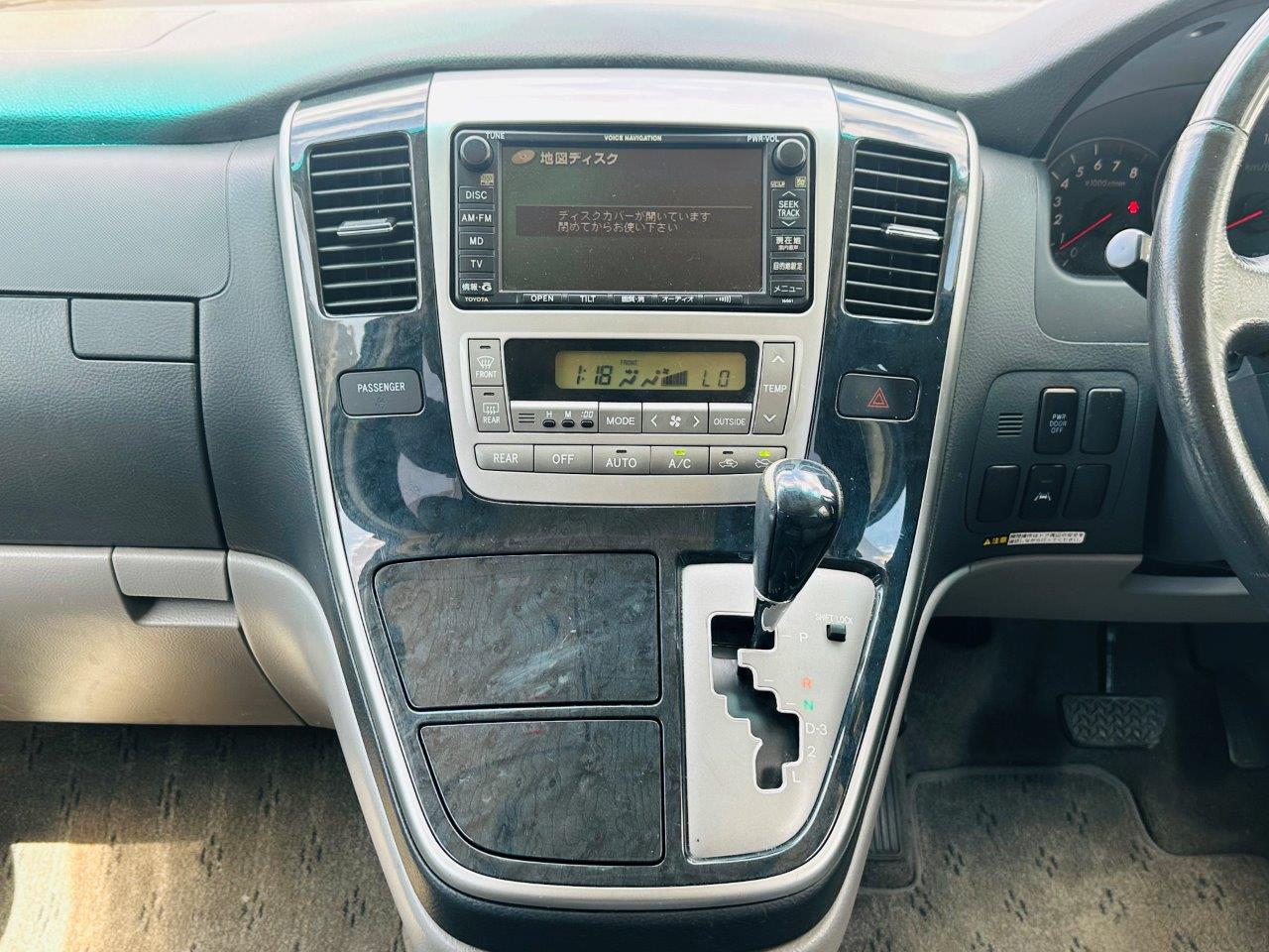 419. Toyota Alphard G/V 2005