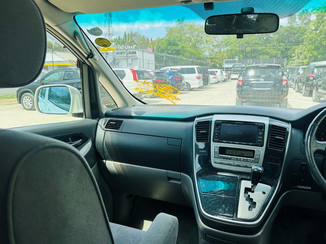 419. Toyota Alphard G/V 2005