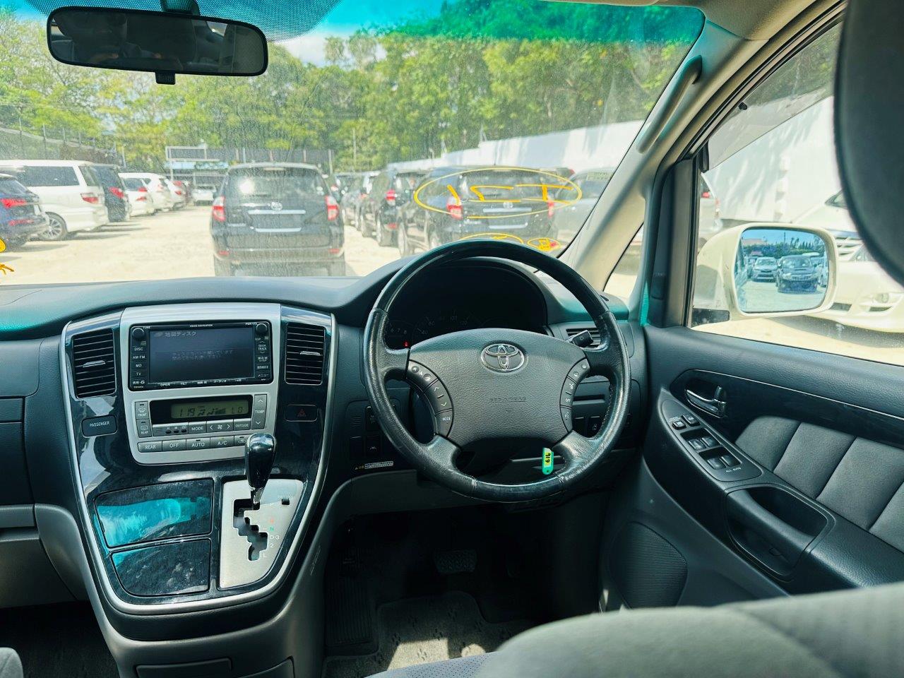 419. Toyota Alphard G/V 2005