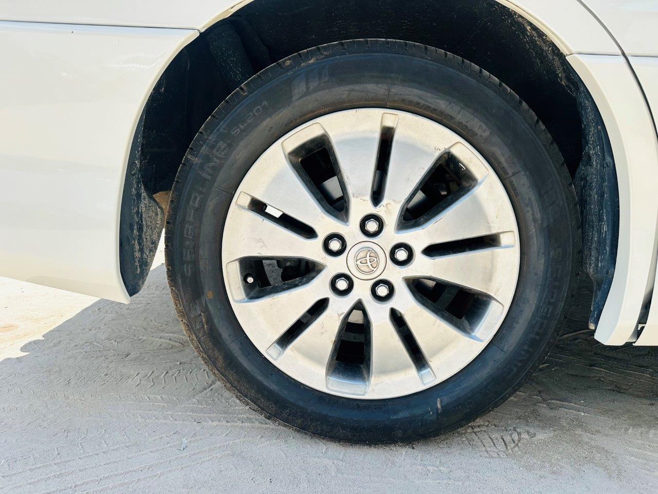 419. Toyota Alphard G/V 2005