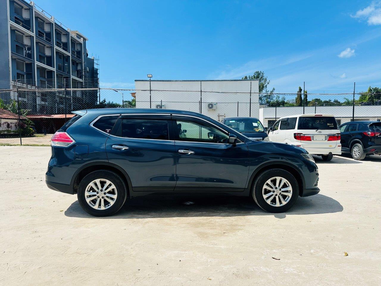 467. Nissan X-Trail 20X E-BRAKE-Package 2014