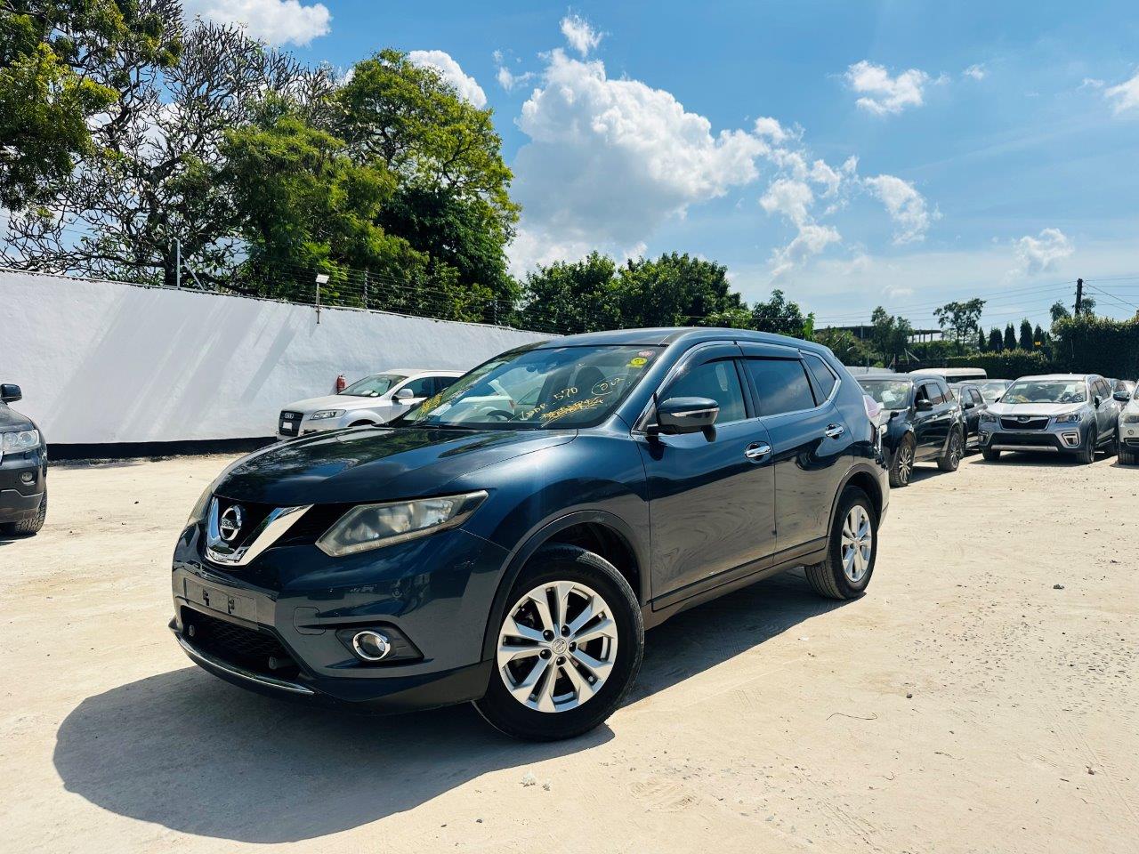 467. Nissan X-Trail 20X E-BRAKE-Package 2014