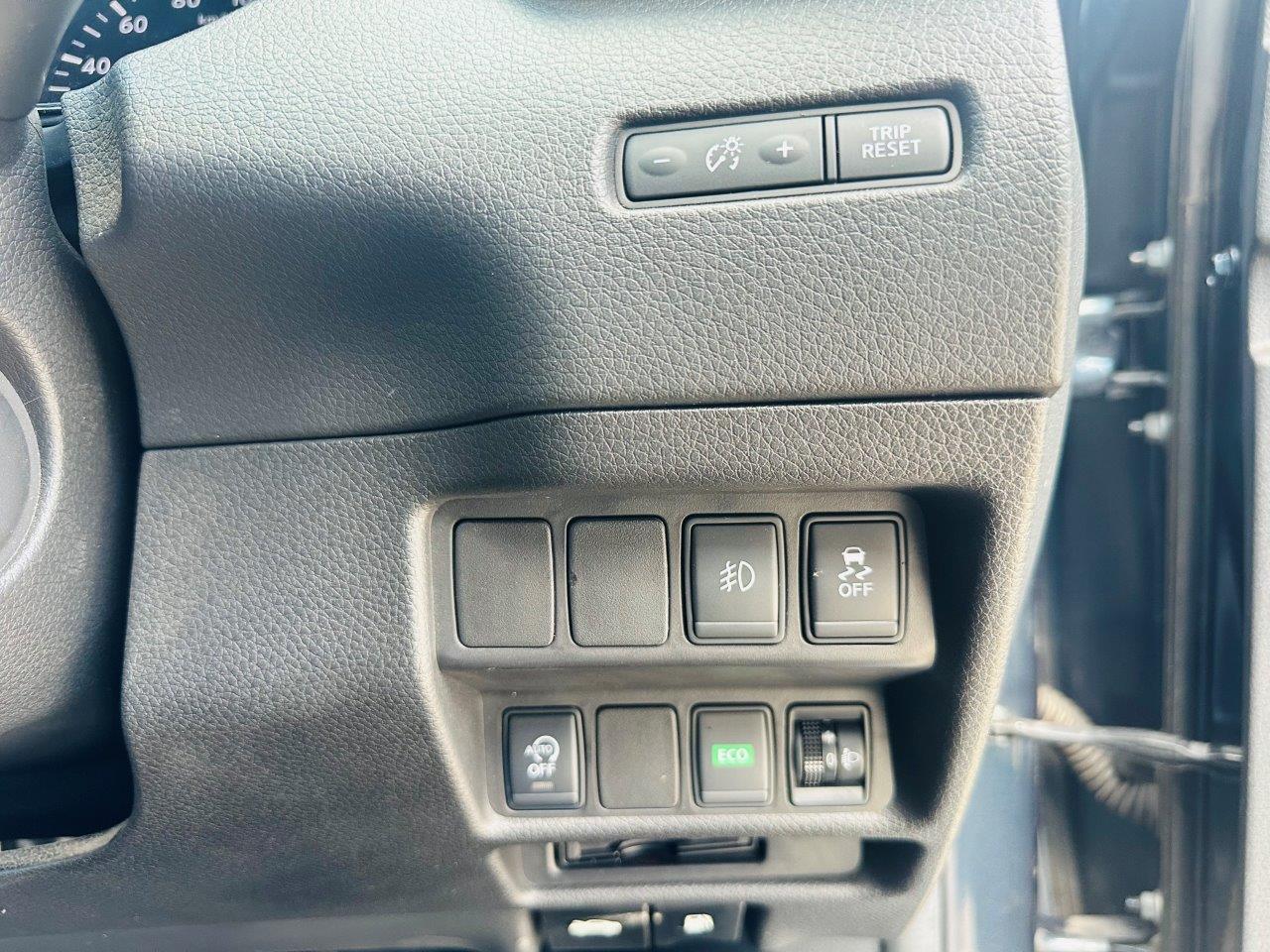 467. Nissan X-Trail 20X E-BRAKE-Package 2014