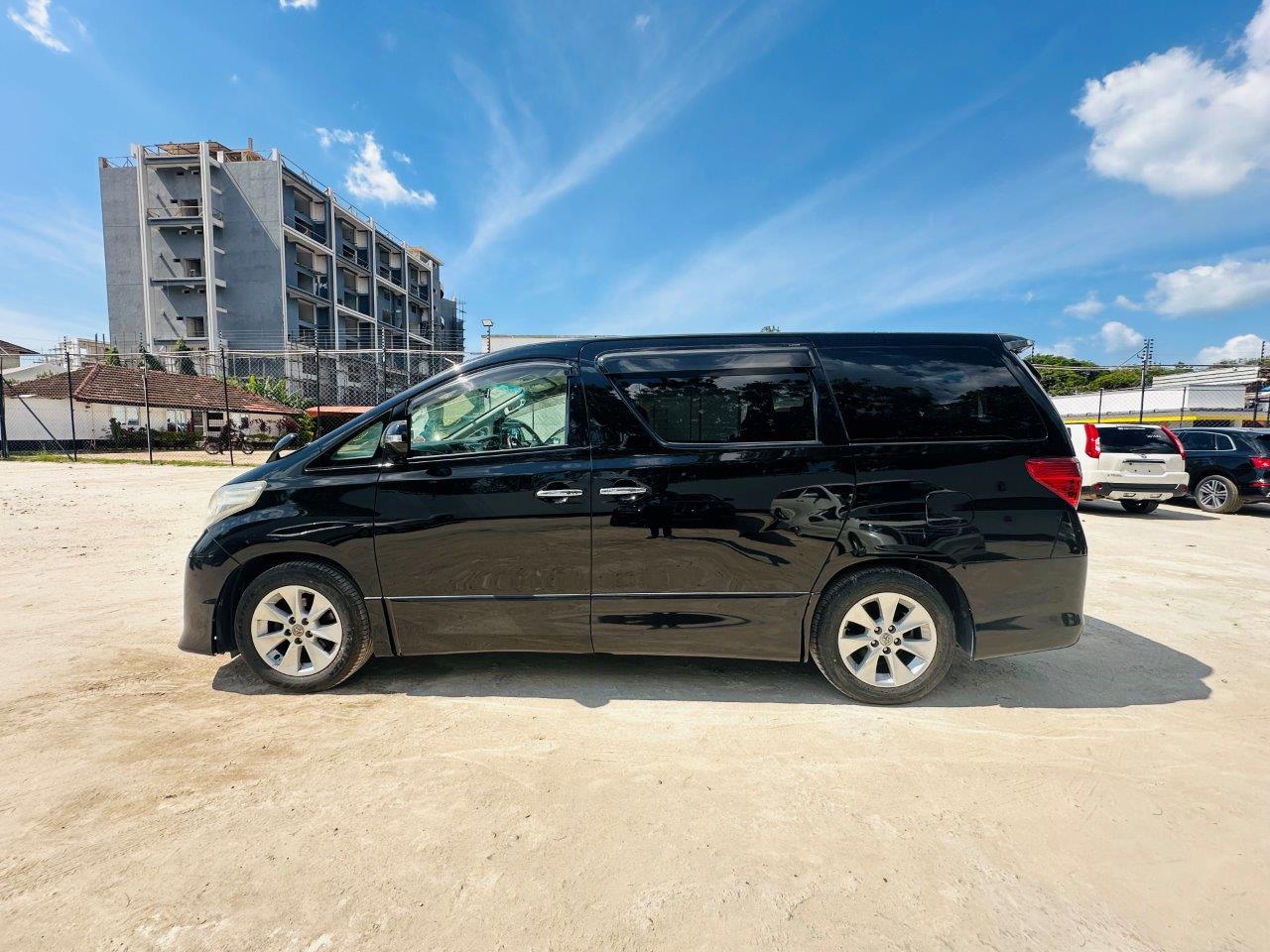 445. Toyota Alphard 240S 2010