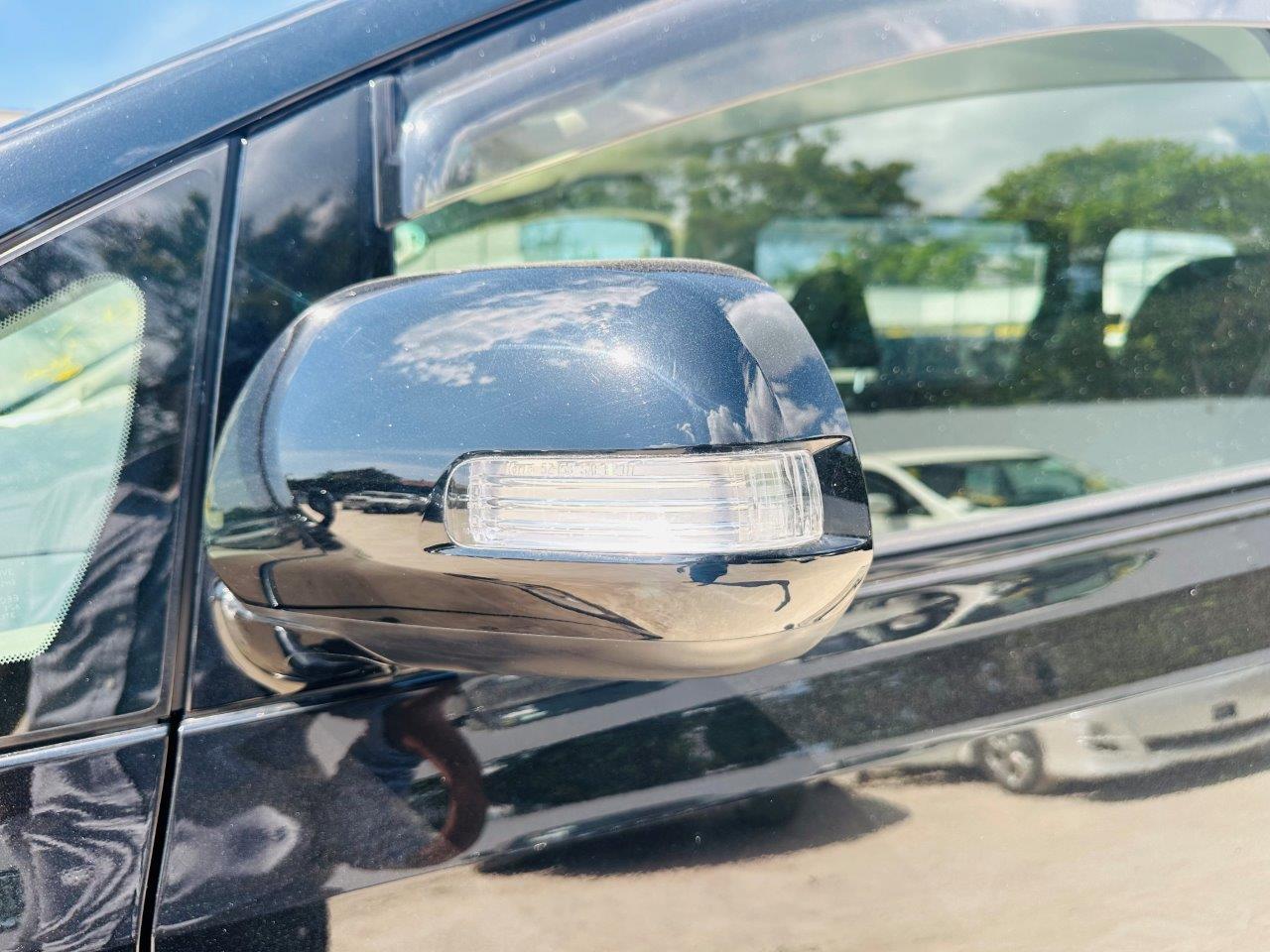 445. Toyota Alphard 240S 2010