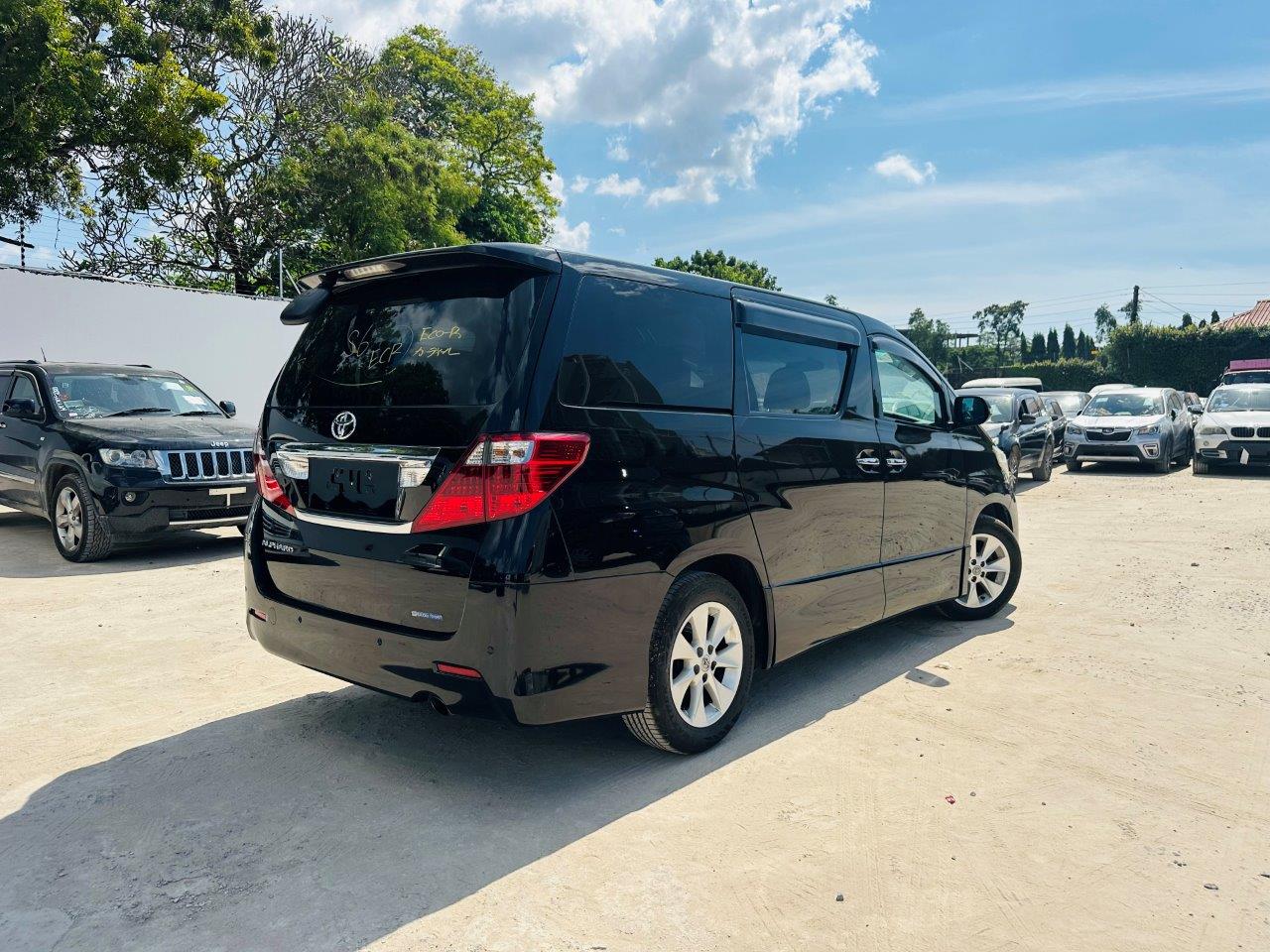 445. Toyota Alphard 240S 2010