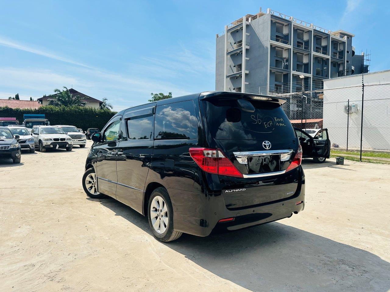 445. Toyota Alphard 240S 2010