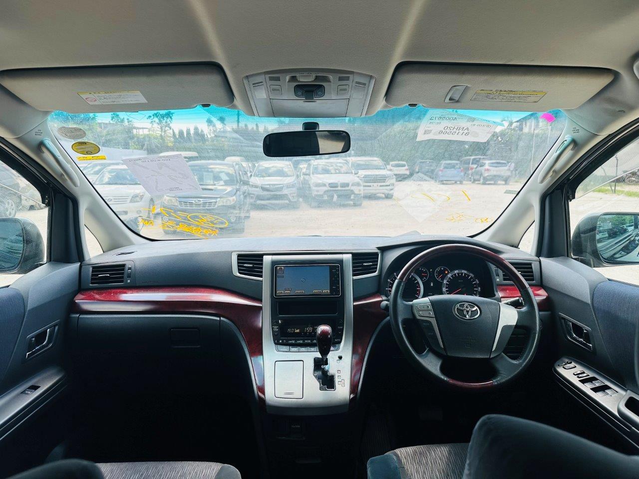 445. Toyota Alphard 240S 2010