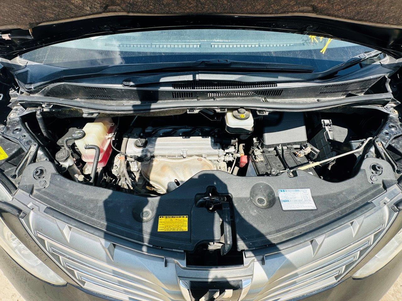 445. Toyota Alphard 240S 2010