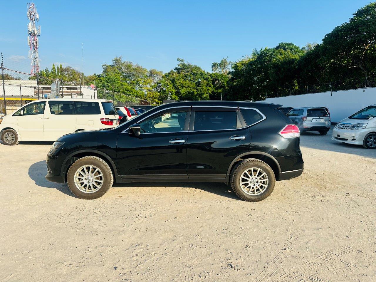 422. Nissan X-Trail 20X 2014